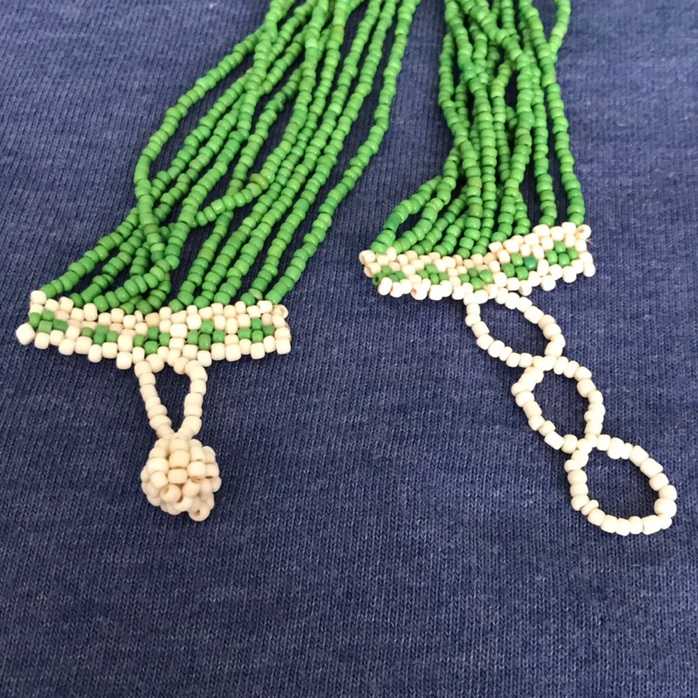 Vintage green bib statement necklace - Picture 3 of 3